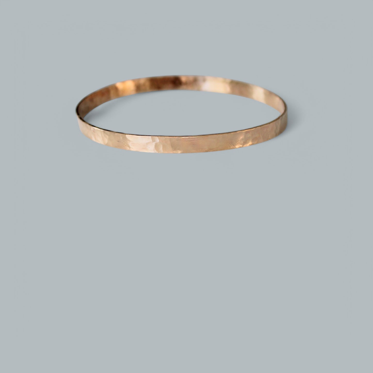 ODESSA flat hammered bangle