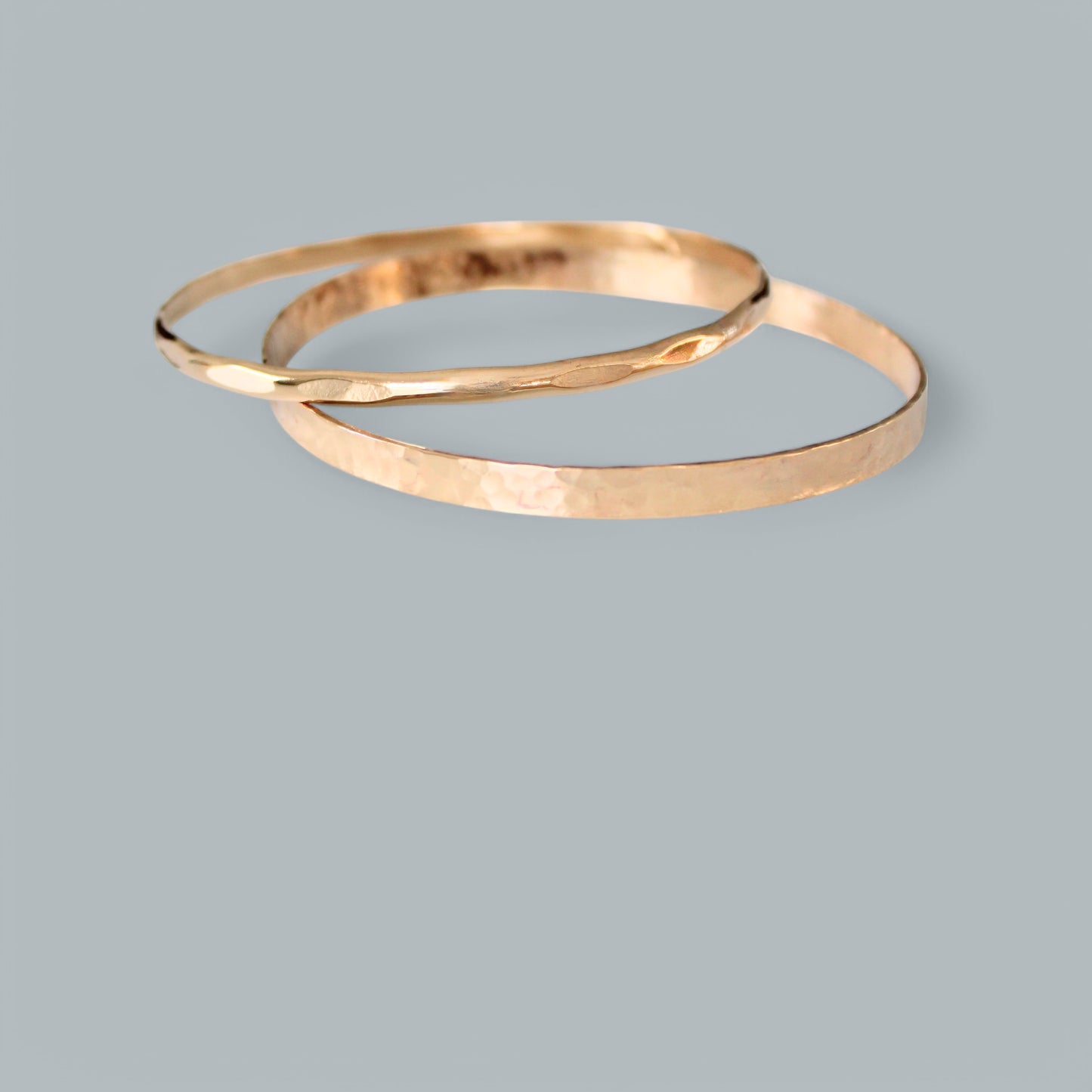 ODESSA flat hammered bangle