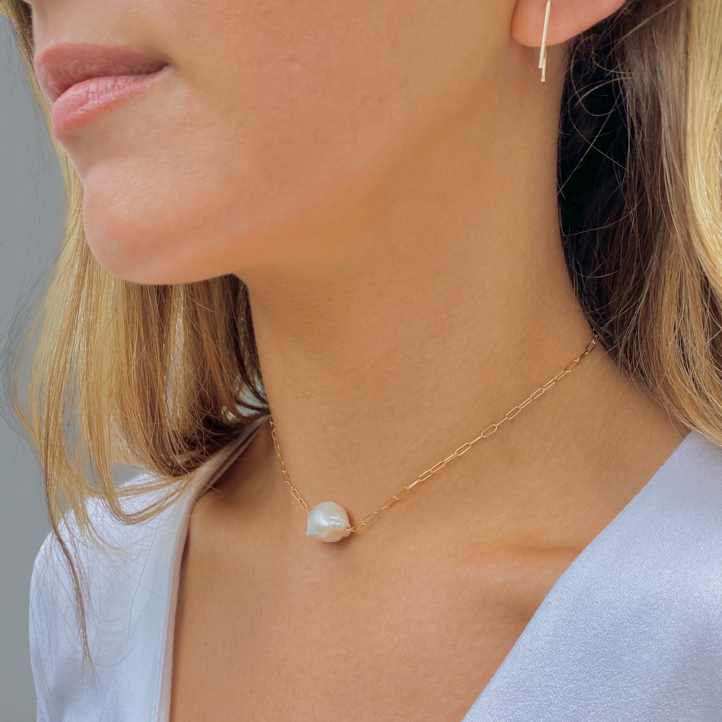 Clara gold paperclip & baroque pearl necklace