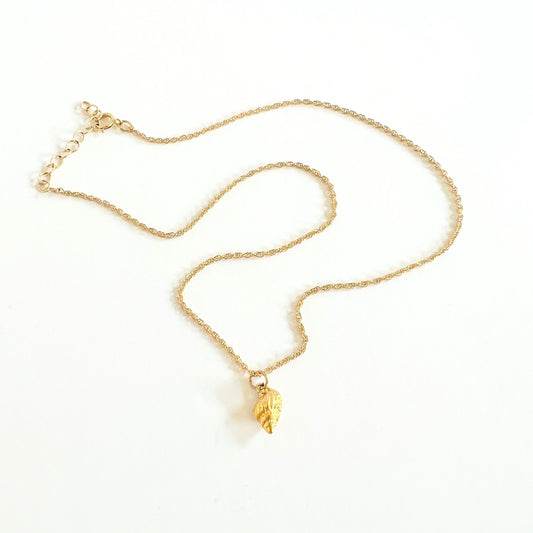 silvia mini shell necklace