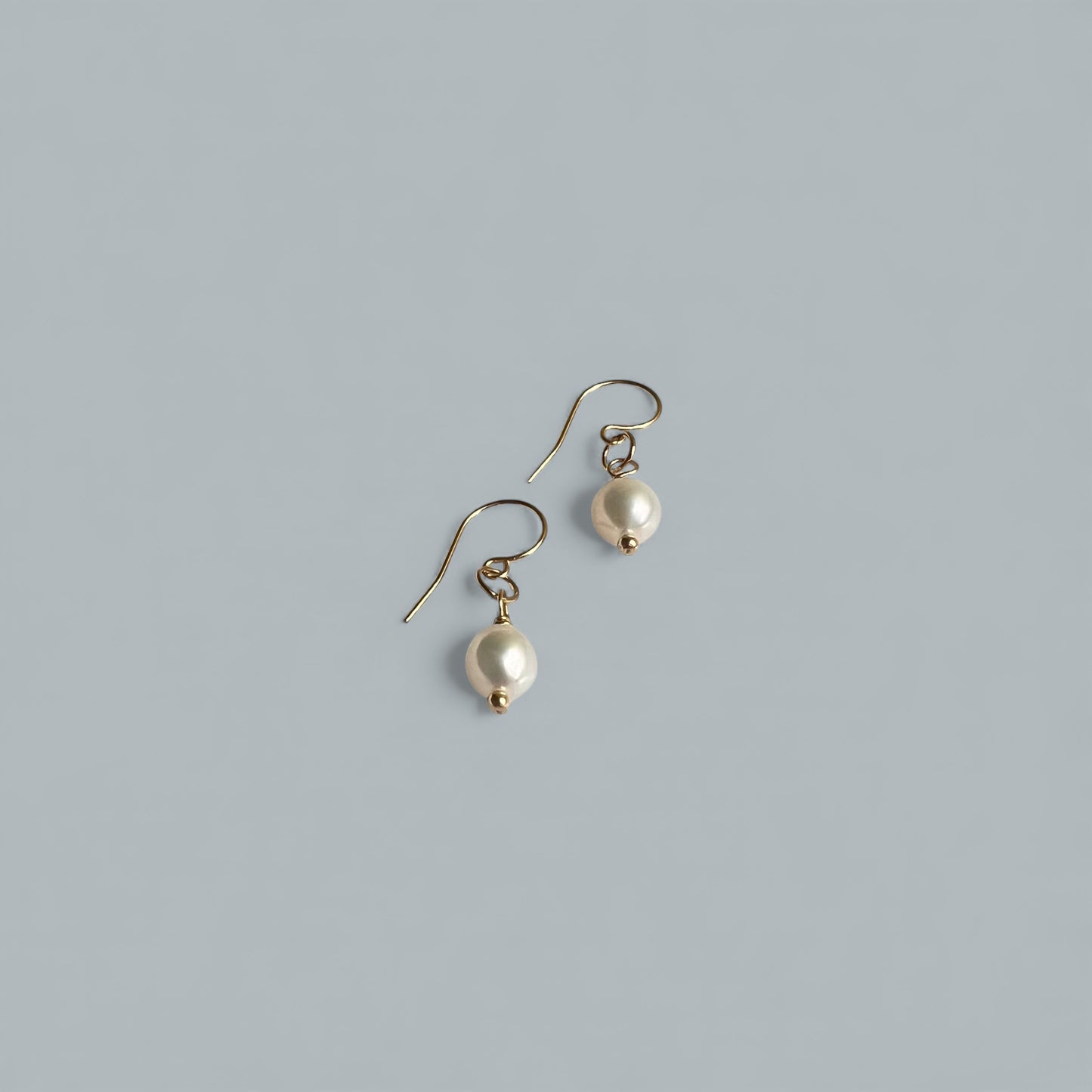 DINA pearl drop earring
