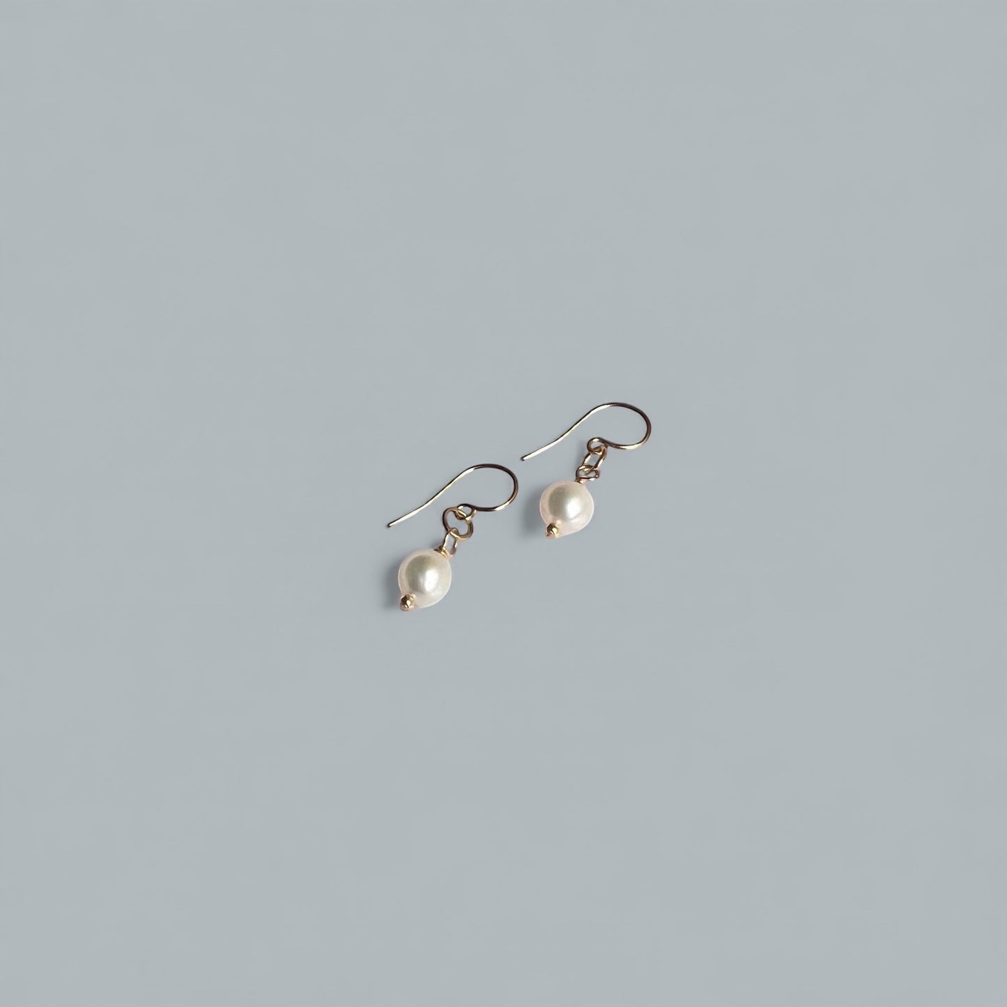 DINA pearl drop earring