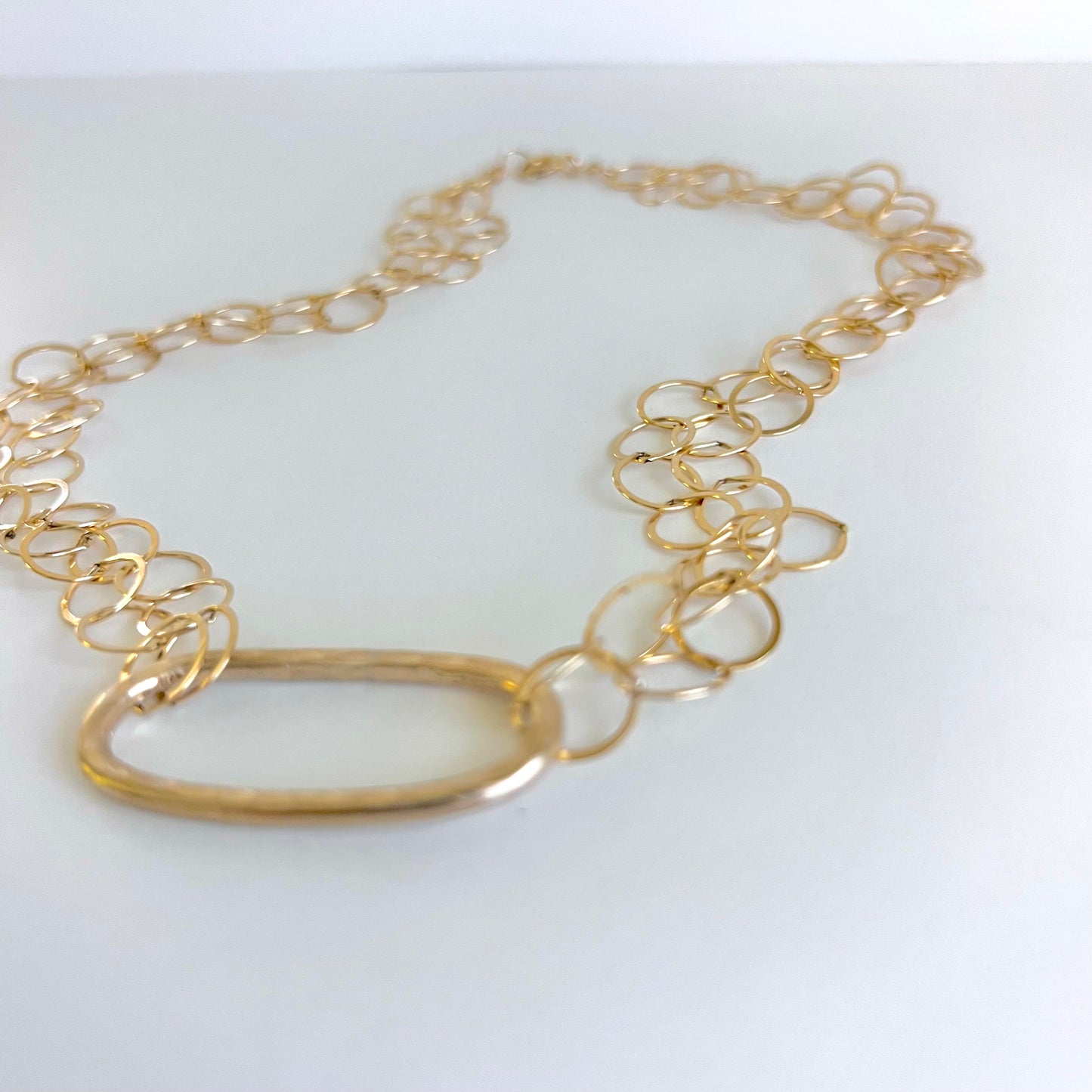Mable hammered oval link necklace