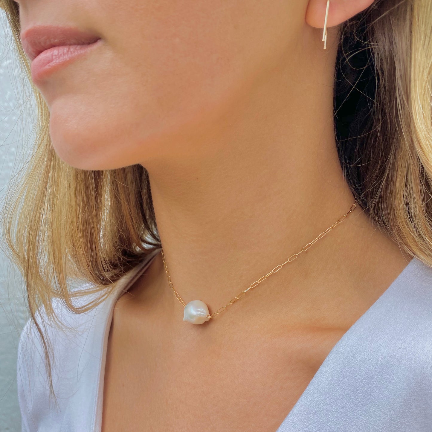 Clara gold paperclip & baroque pearl necklace