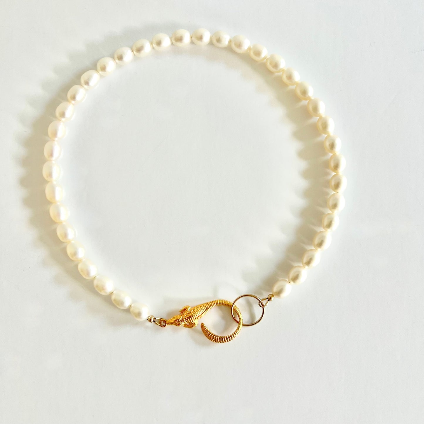 Sarah gator pearl necklace