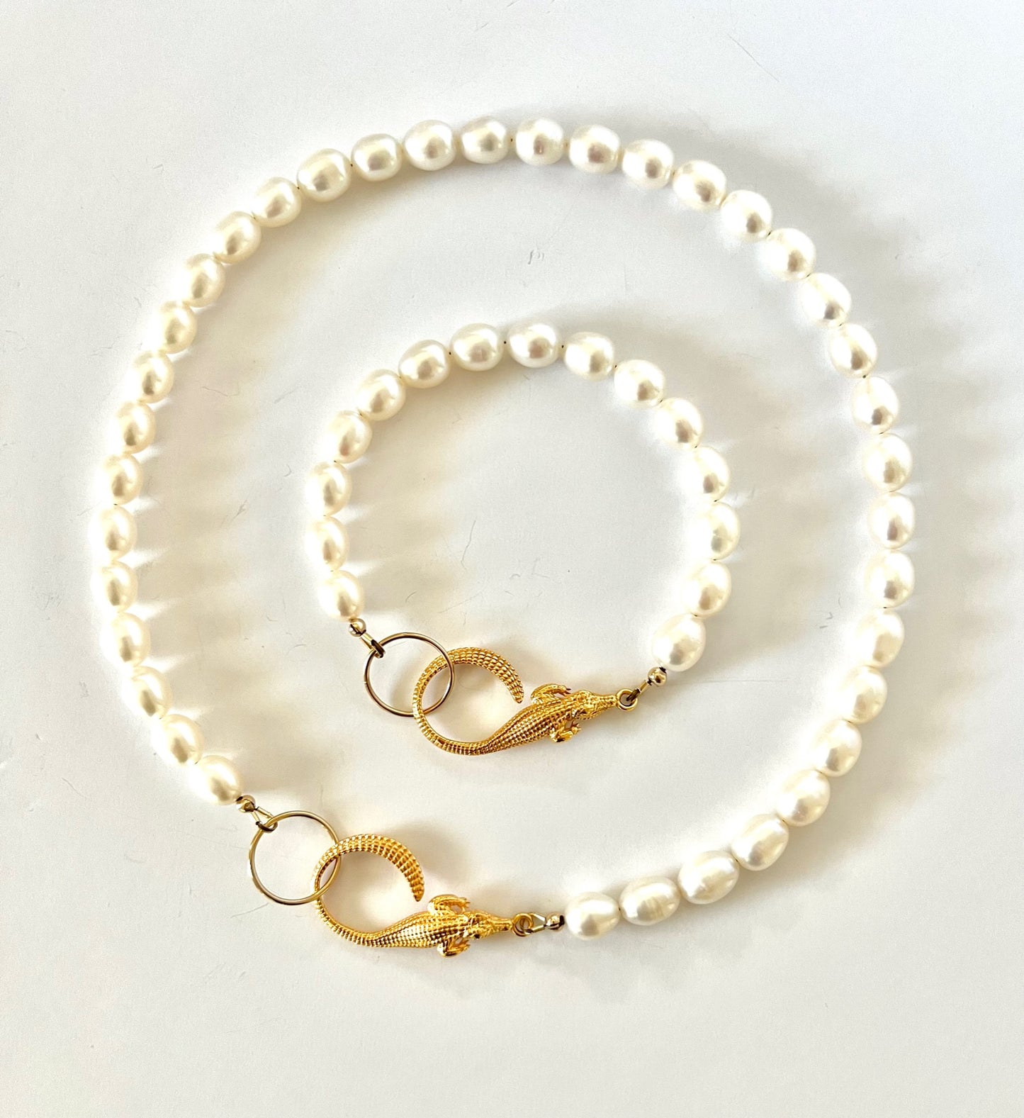 Sarah gator pearl necklace