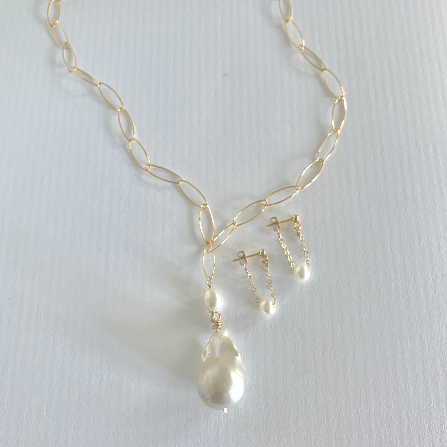 Mara pearl & chain post earrings