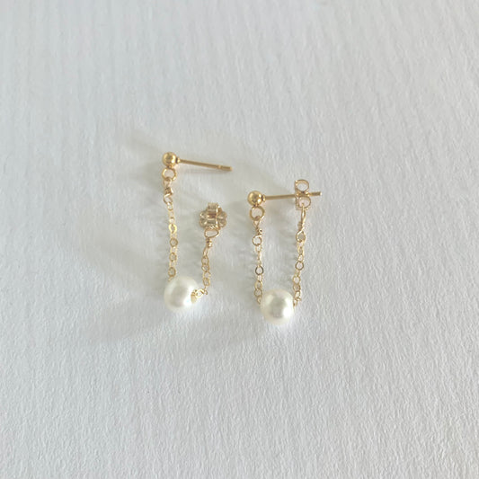 Mara pearl & chain post earrings